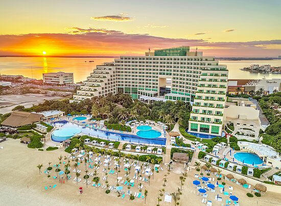 Live Aqua Beach Resort Cancun adults-only all-inclusive with modern infinity pools, vibrant atmosphere, and prime Hotel Zone beachfront location.